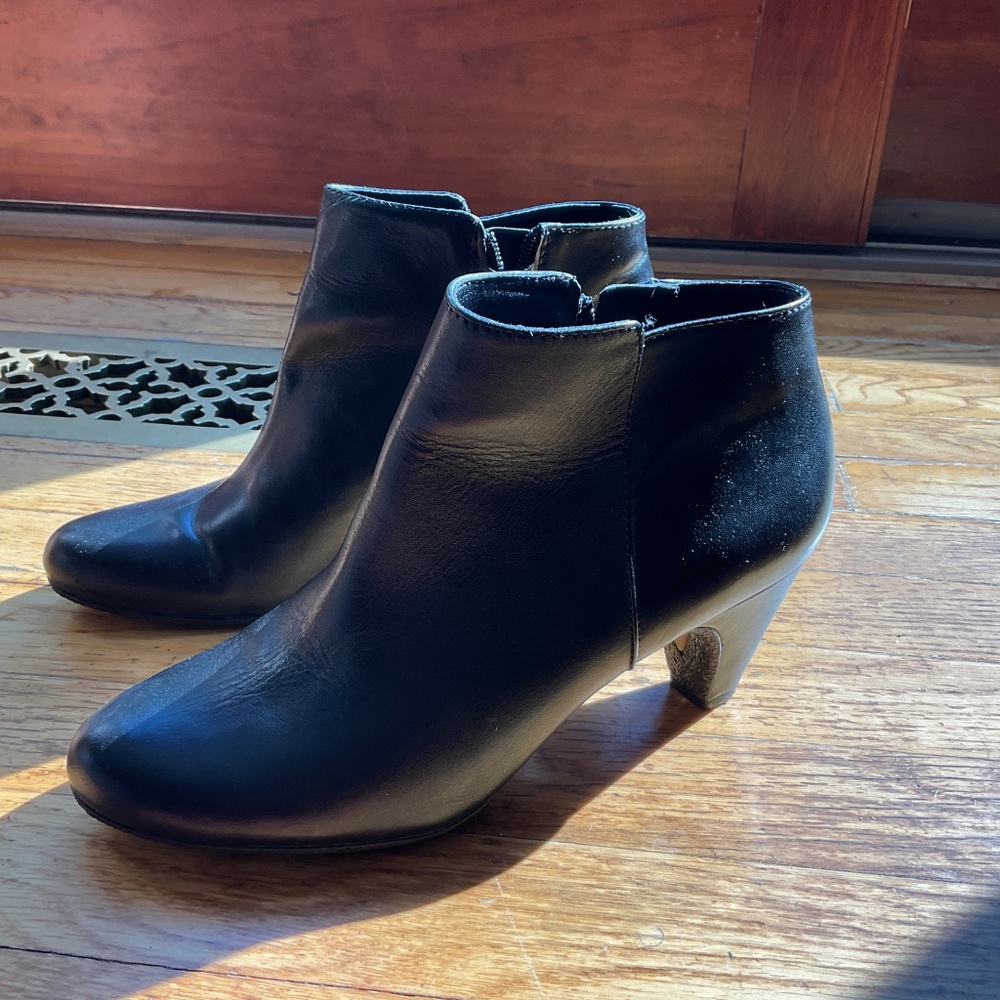 Beautiful Sam Edelman Black Booties